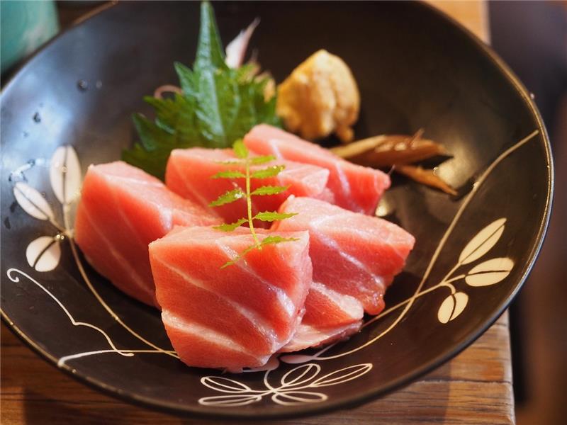 鮪魚生魚片